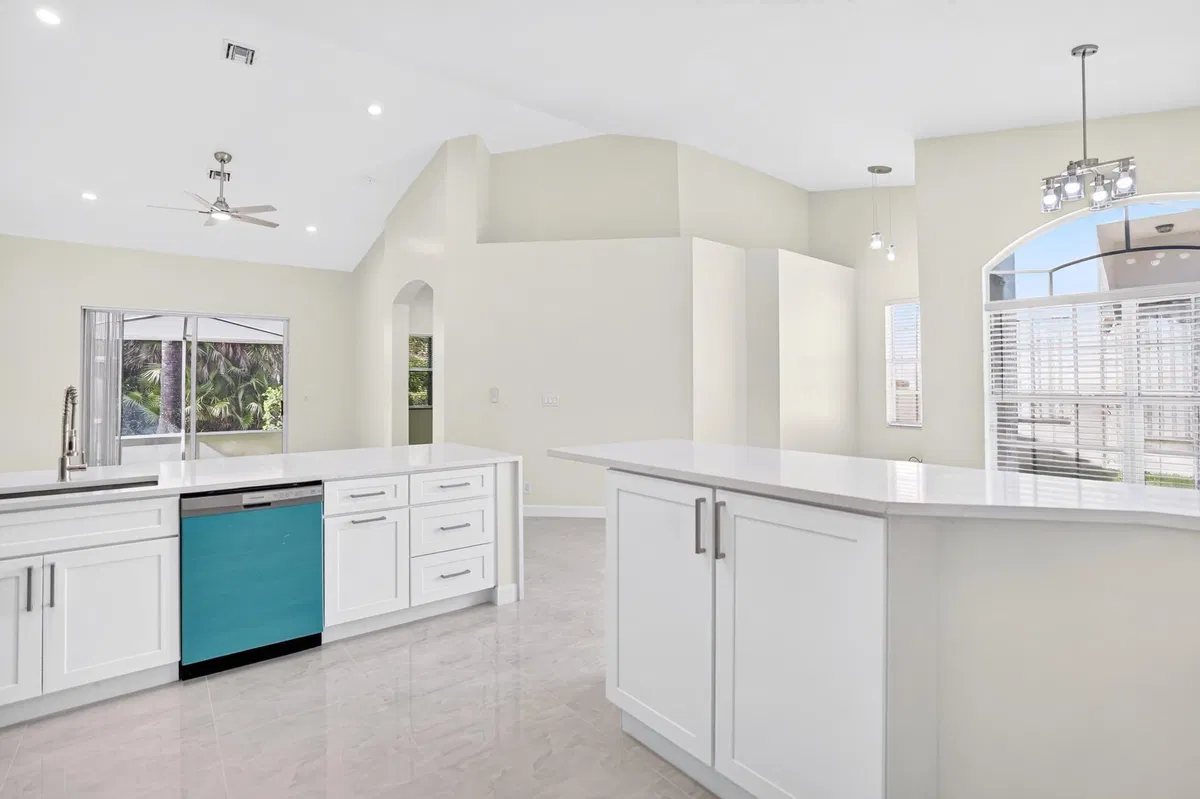  Unit 6267 photo 16