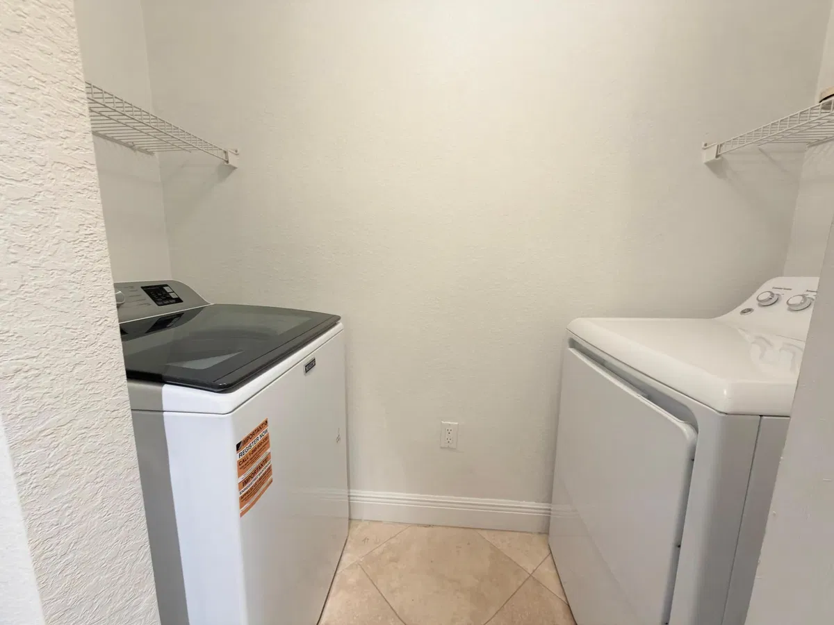 Unit 204 photo 7