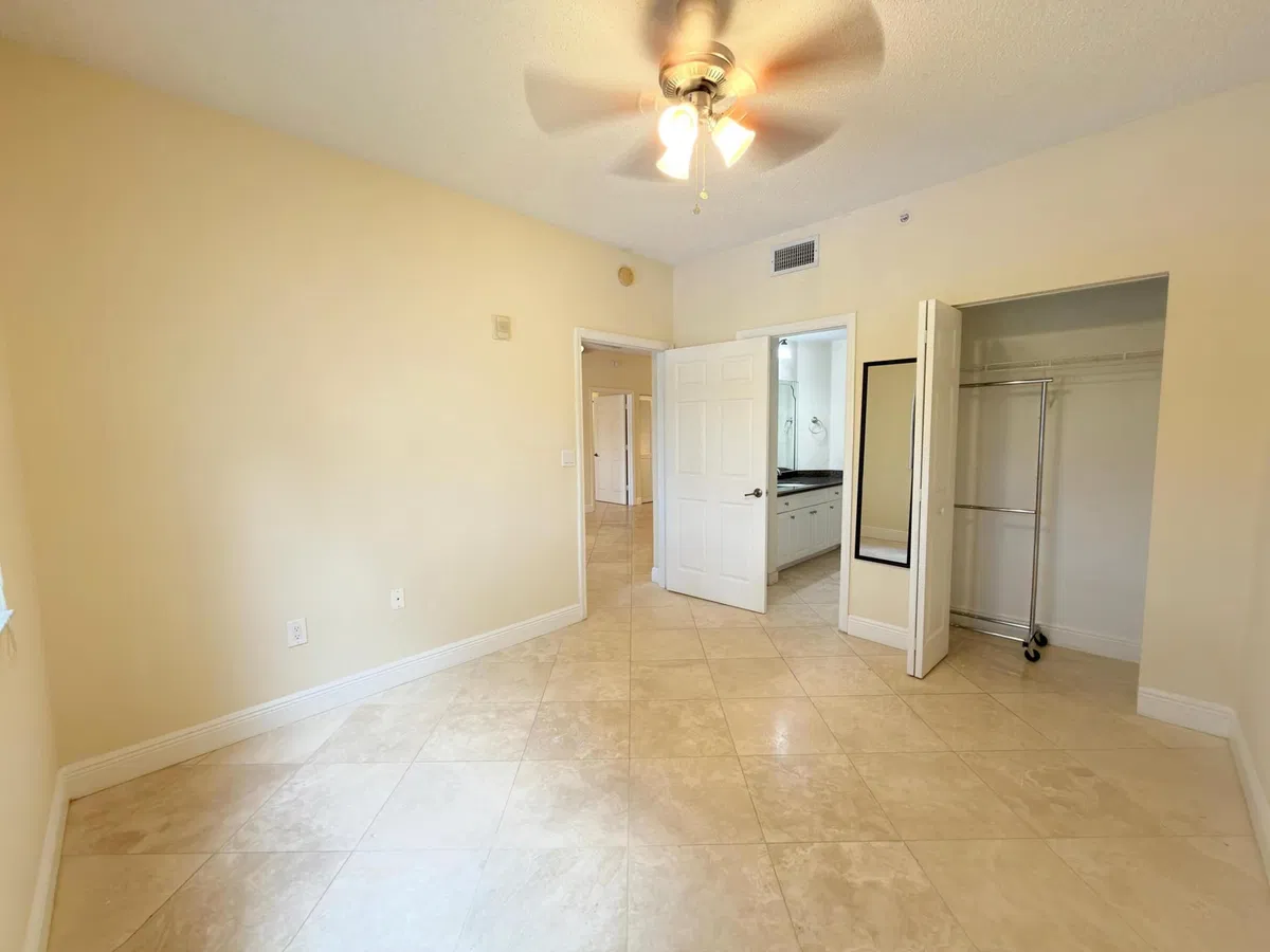 Unit 204 photo 13