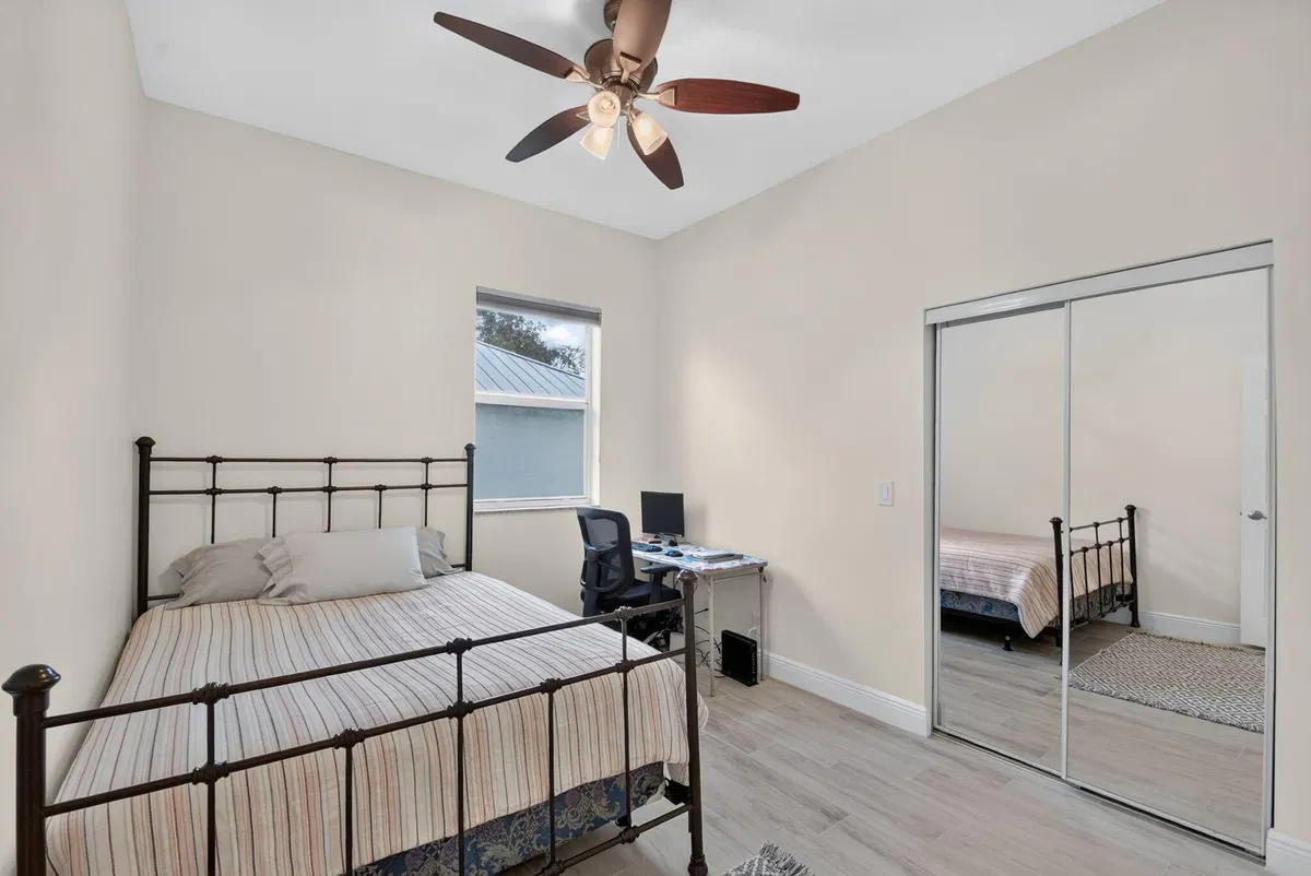 Residence photo 19