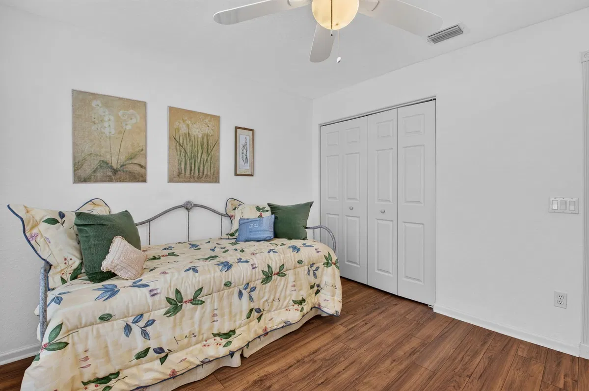 Residence photo 25