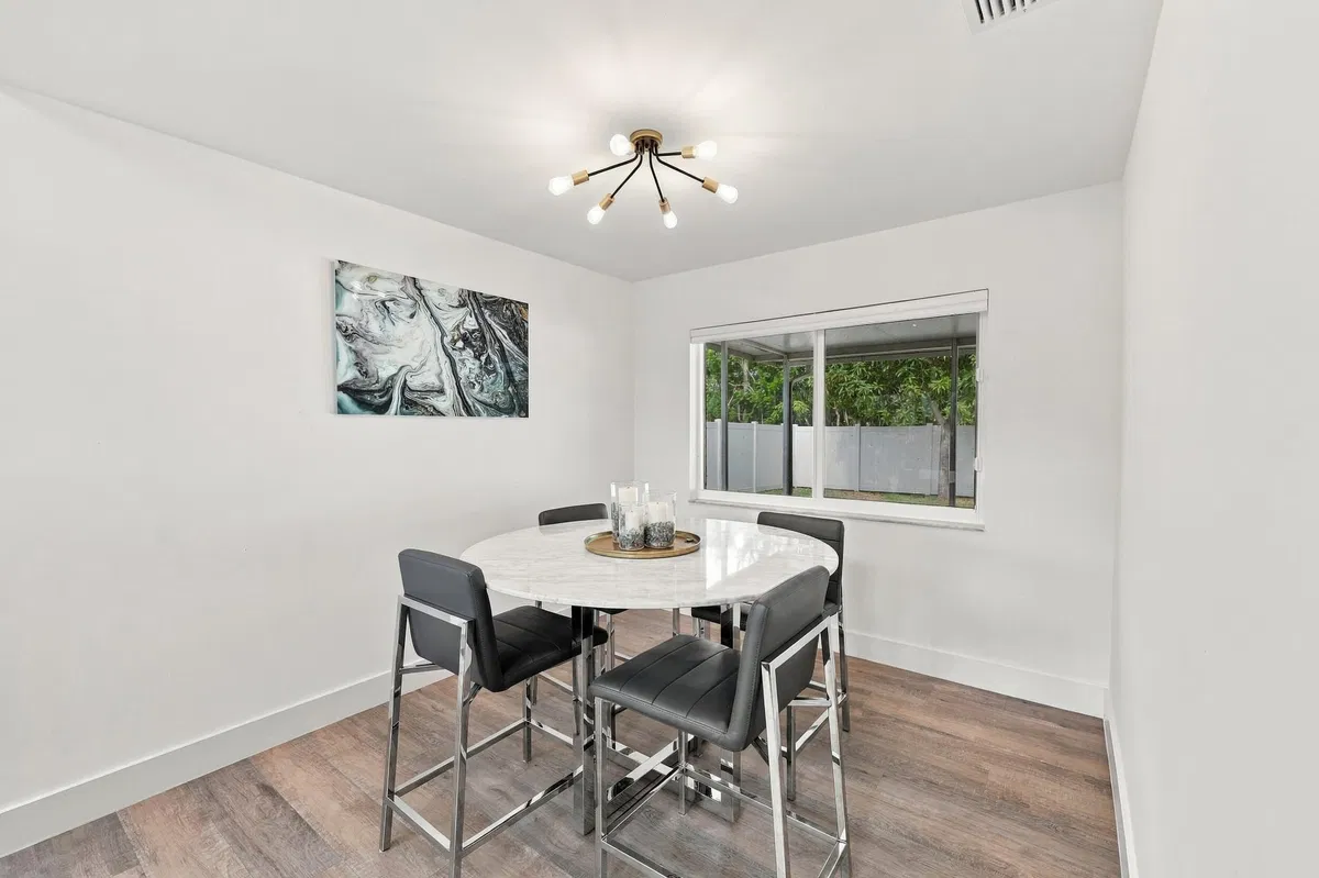 Residence photo 16