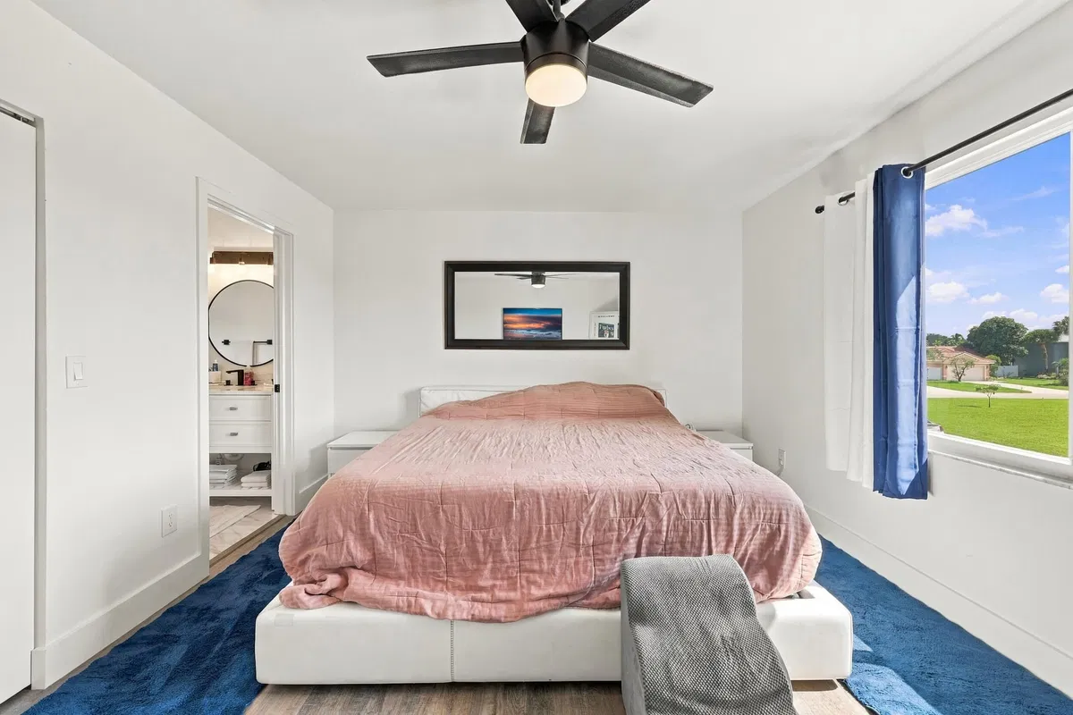 Residence photo 25