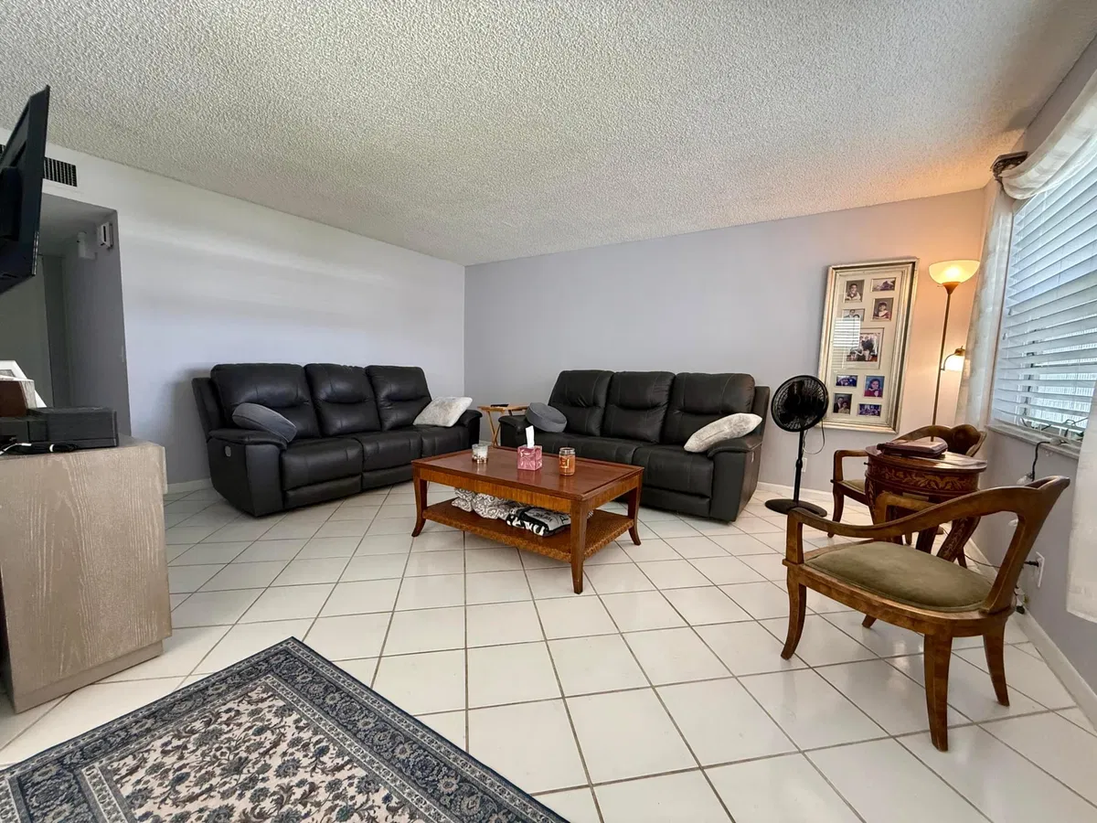 Residence photo 4