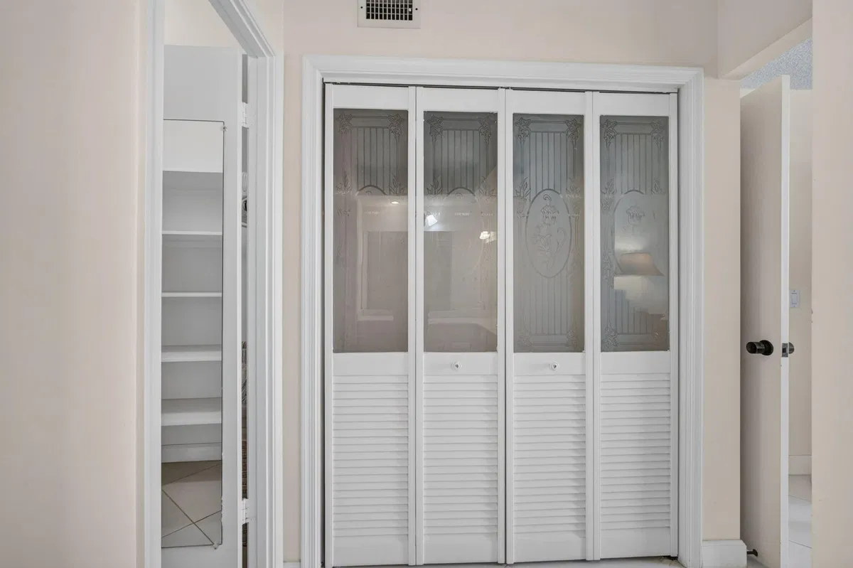 Unit 225 photo 37