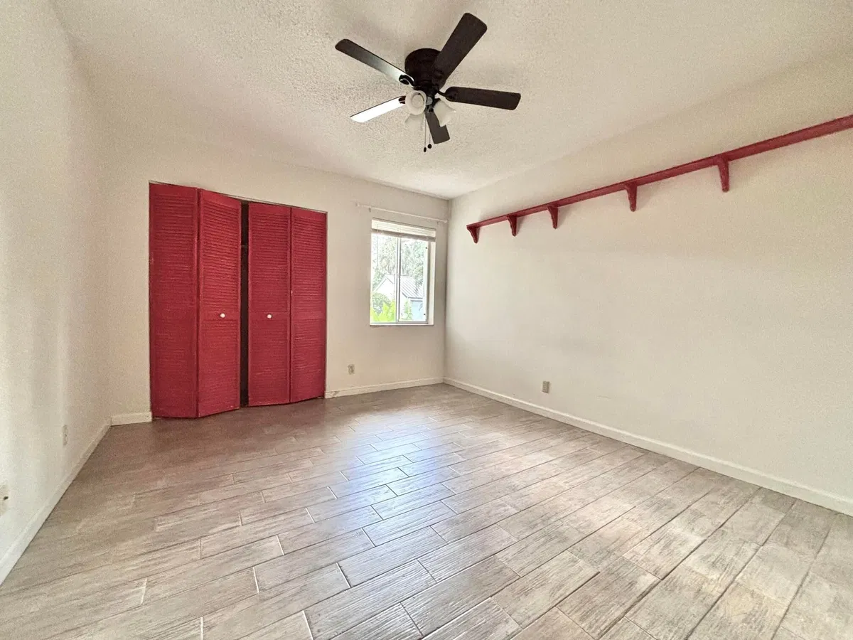  Residence photo 16