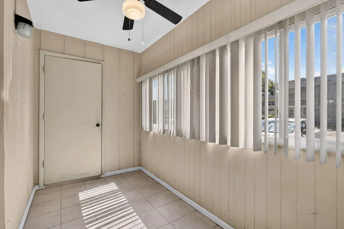 Residence photo 22