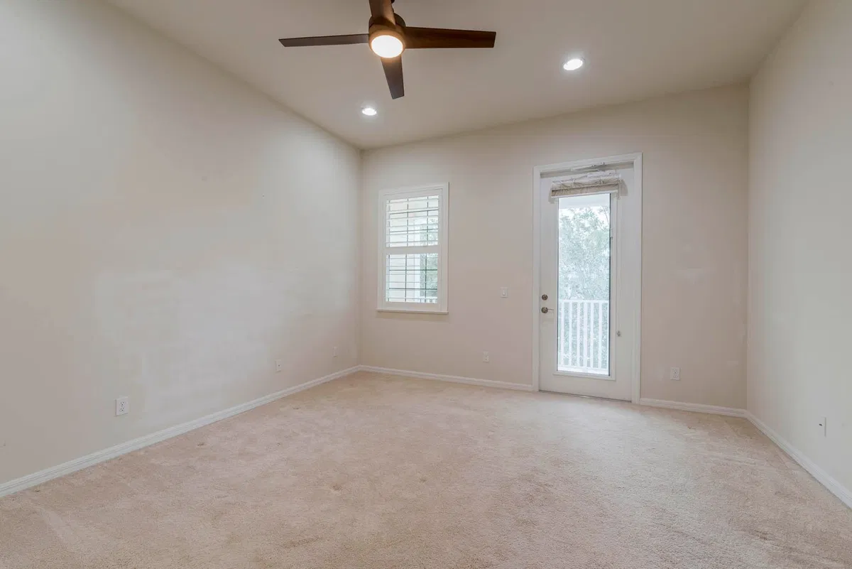 Residence photo 22