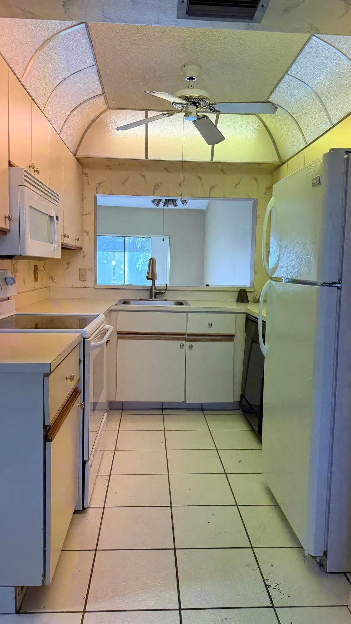 Unit 927 photo 4