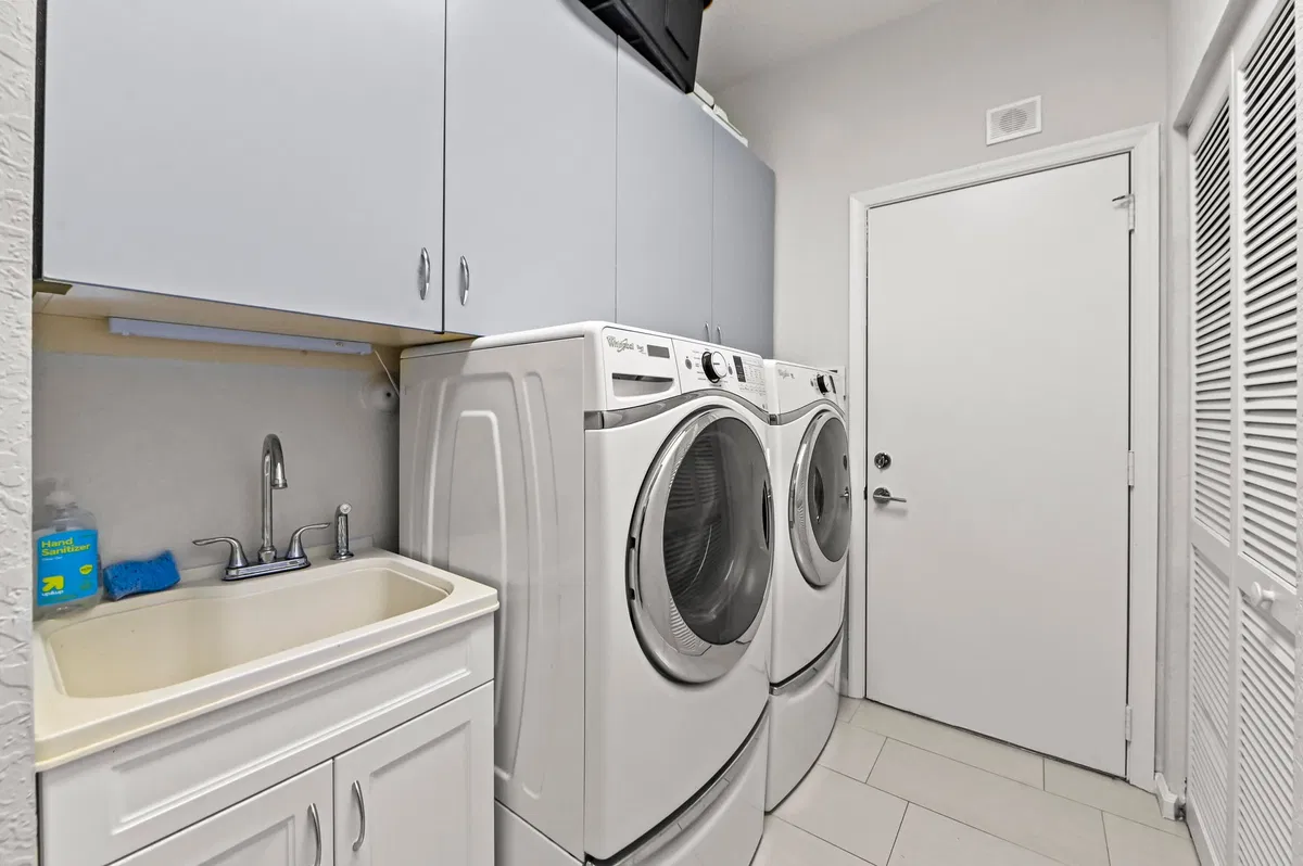 Residence photo 34