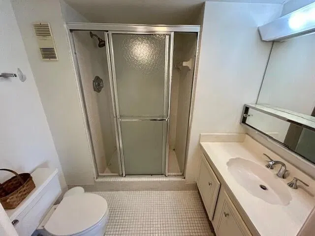 Unit 212 photo 13