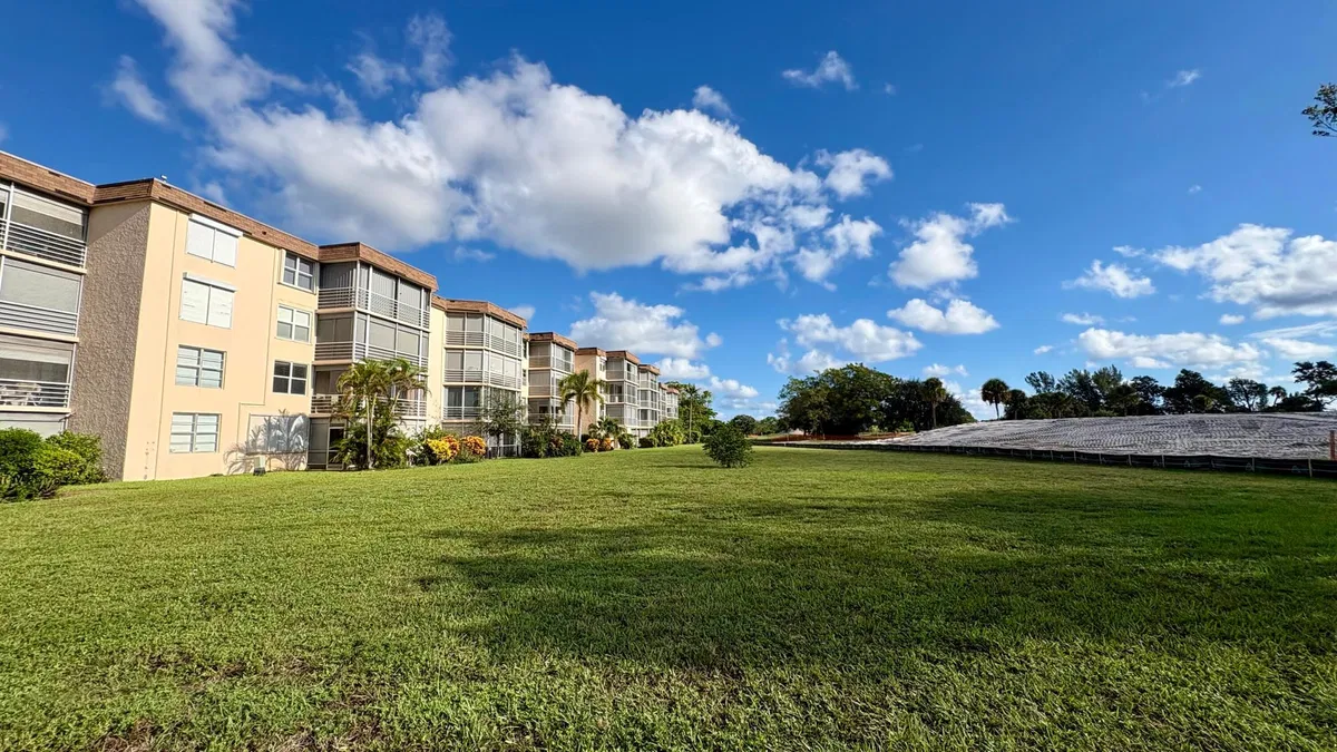 Unit 212 photo 25
