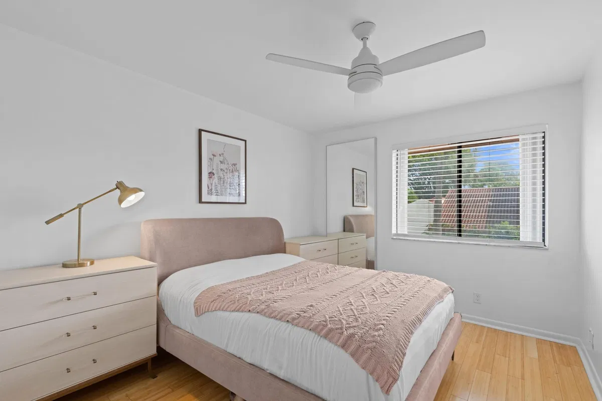 Residence photo 10