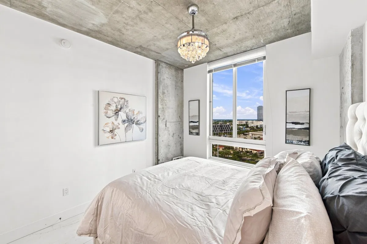 The Edge Unit 1404 photo 22