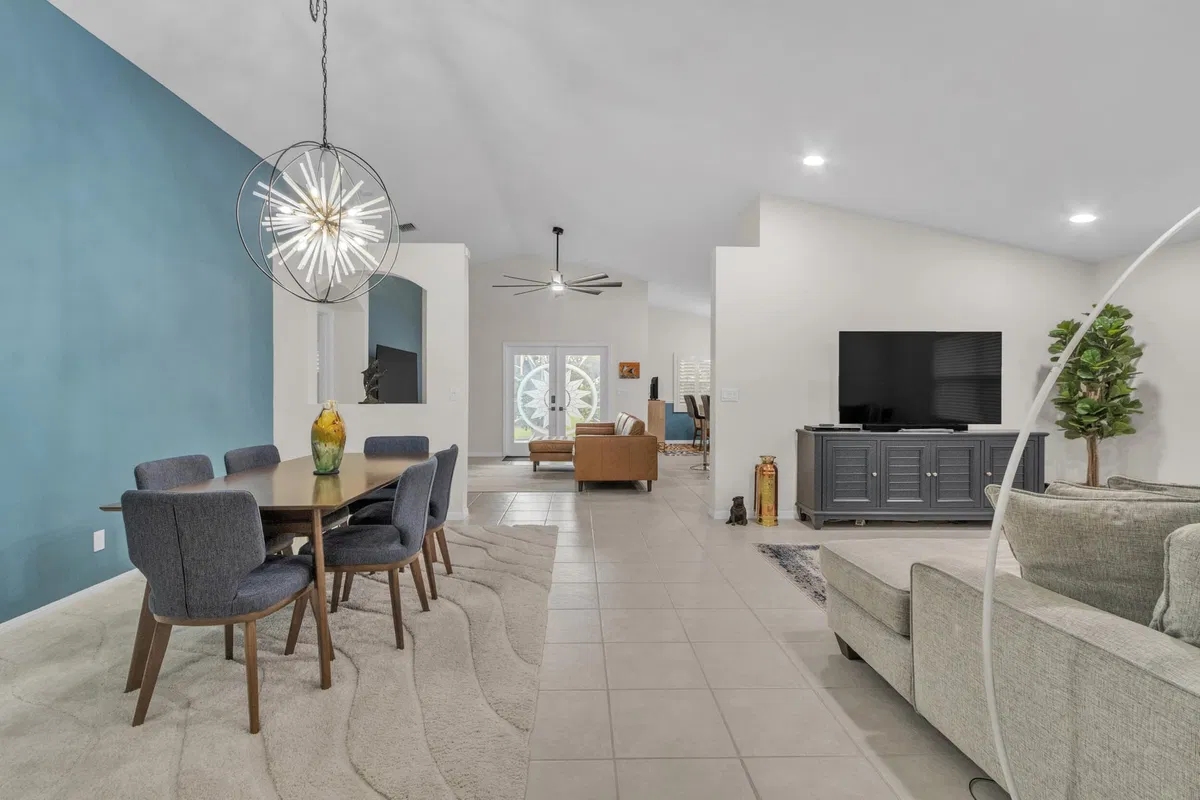 Residence photo 4