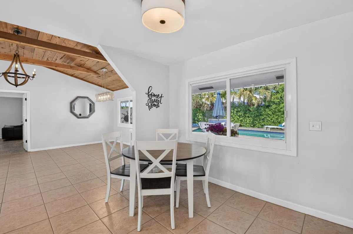 Residence photo 25