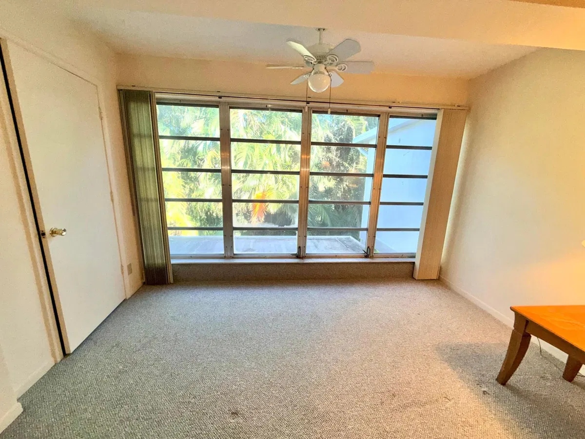 Unit 203 photo 10