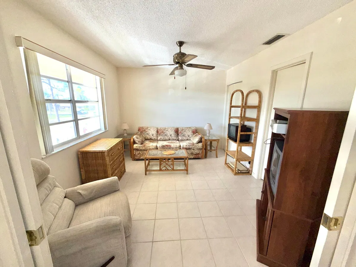 Unit 203 photo 16