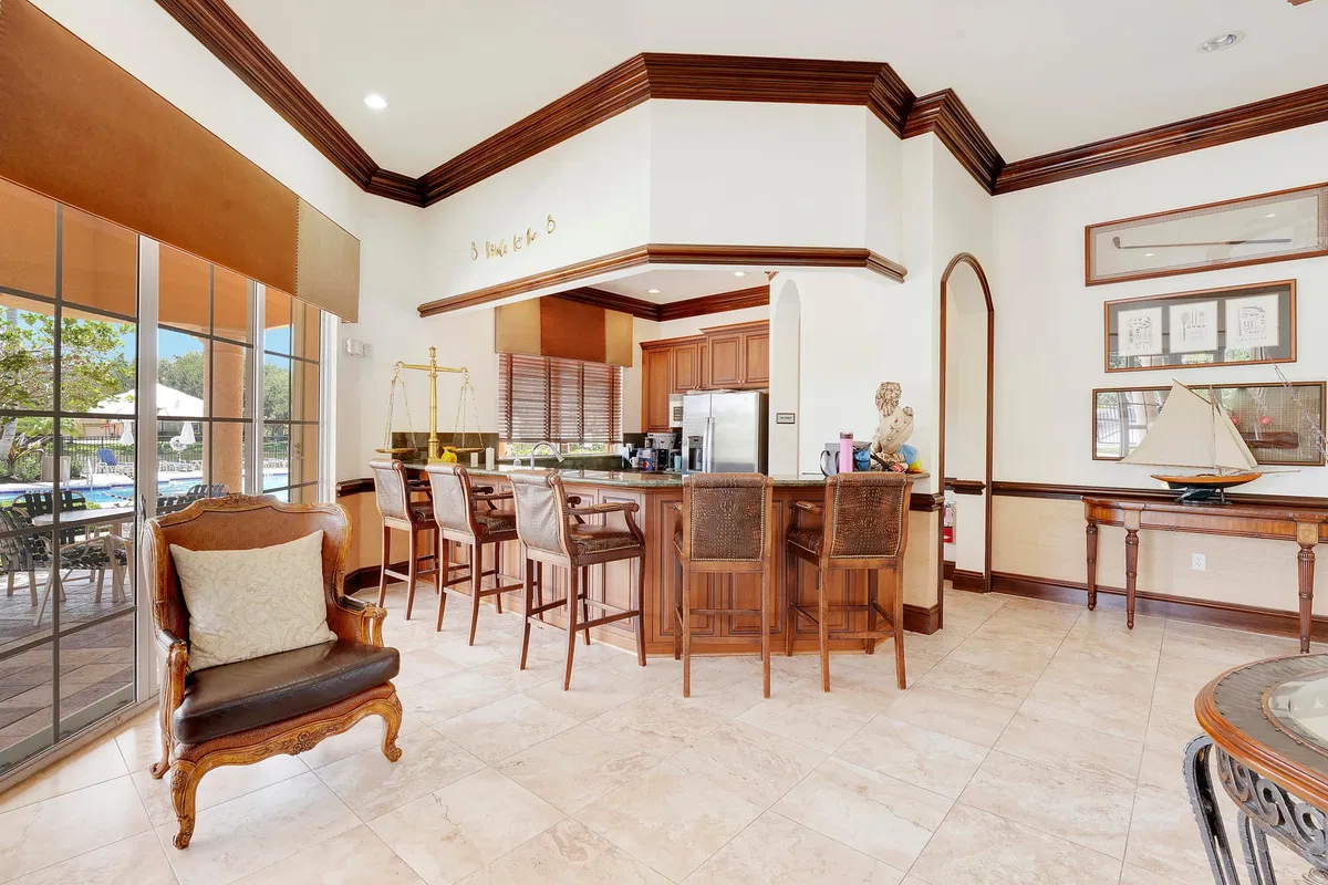 Residence photo 52