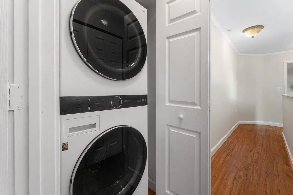 Unit 108 photo 25