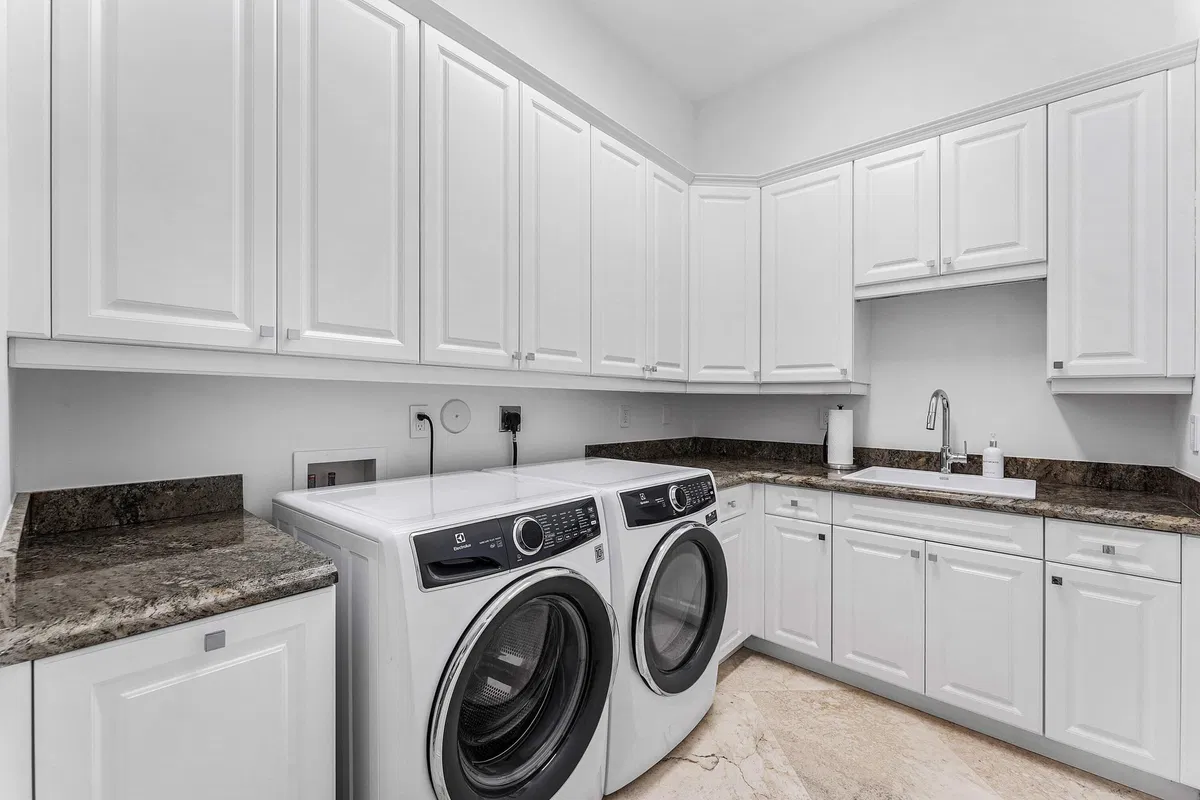  Residence photo 40