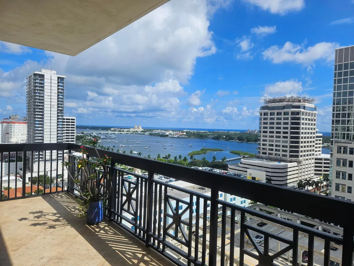 One City Plaza Unit 1506