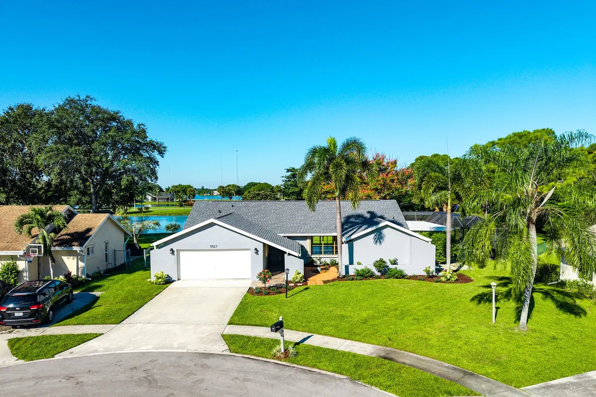 Residence photo 4