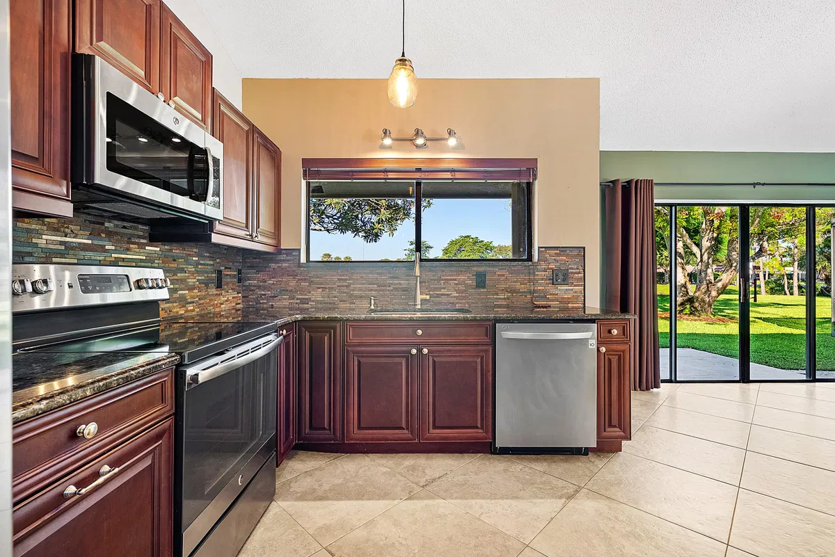 Residence photo 13