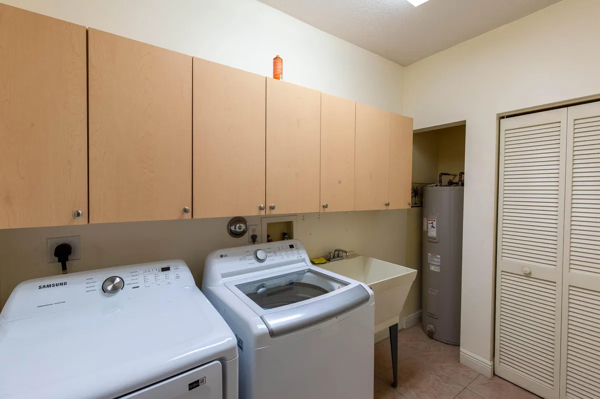 Residence photo 31