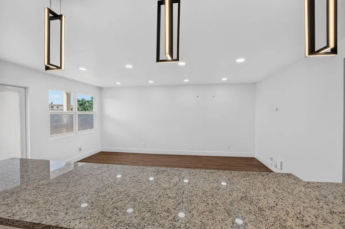 Residence photo 16