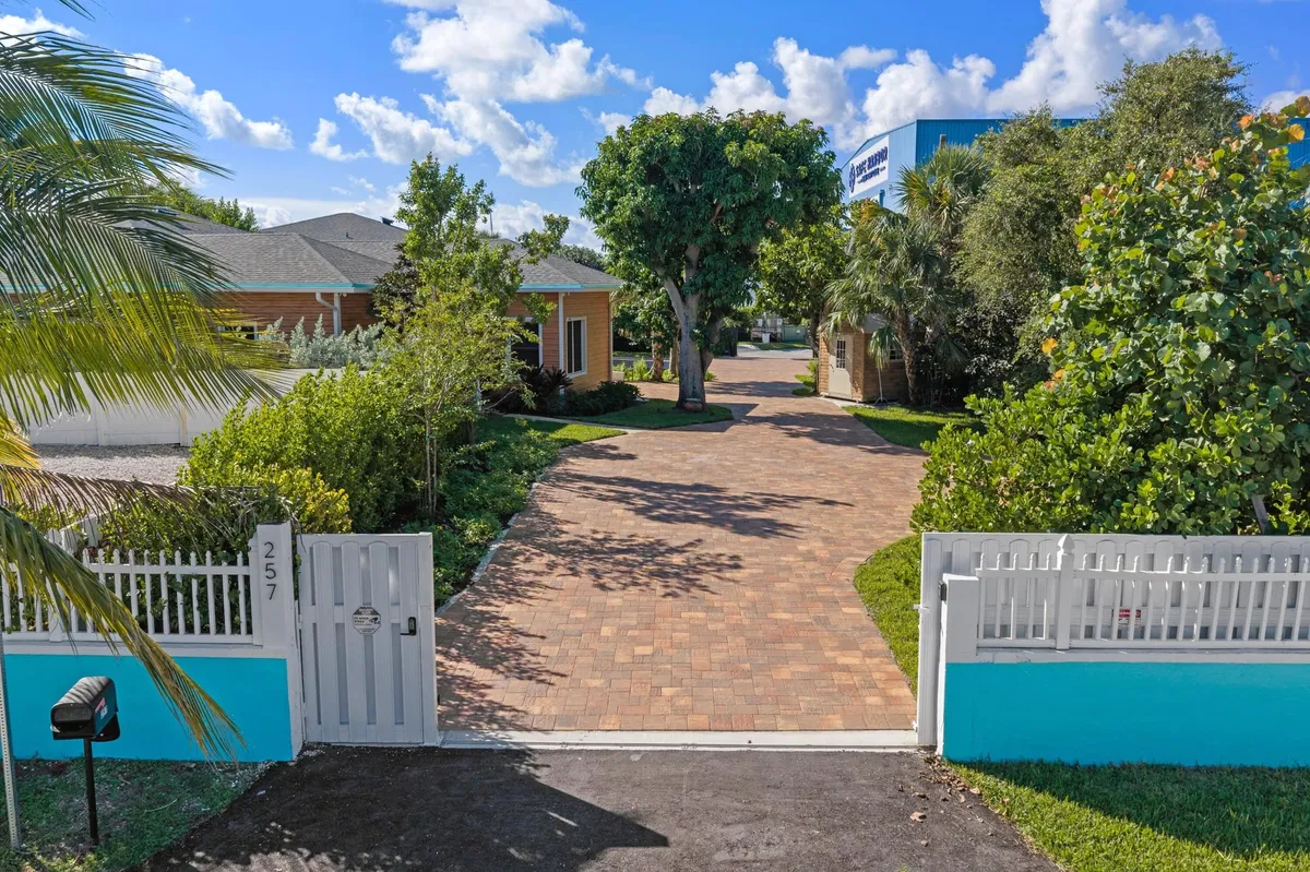 Residence photo 37