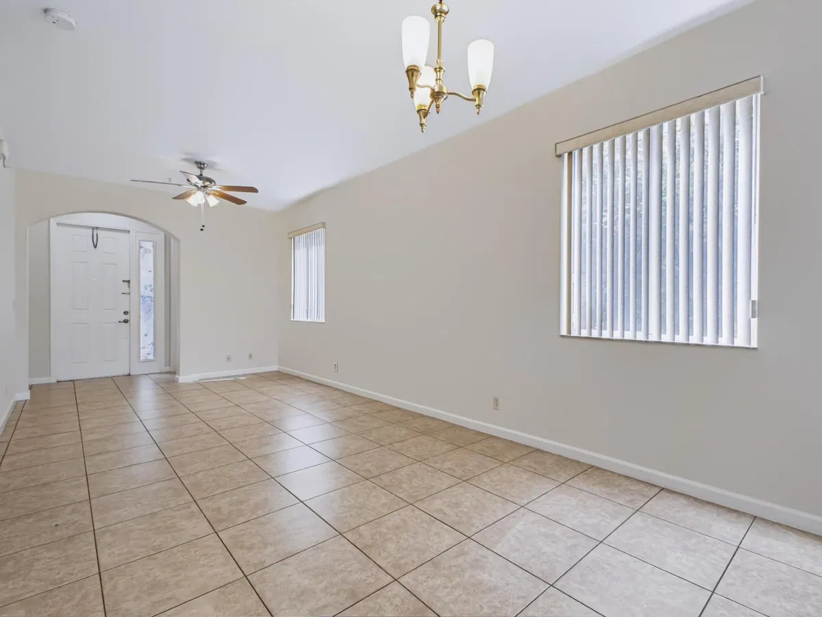 Residence photo 10