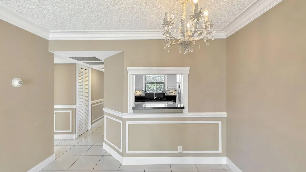 Unit 206 photo 7