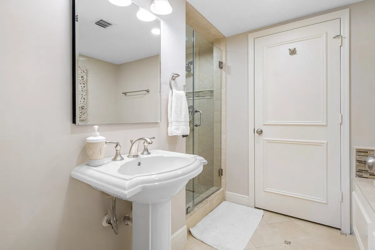 Mizner Court Unit 414 photo 19