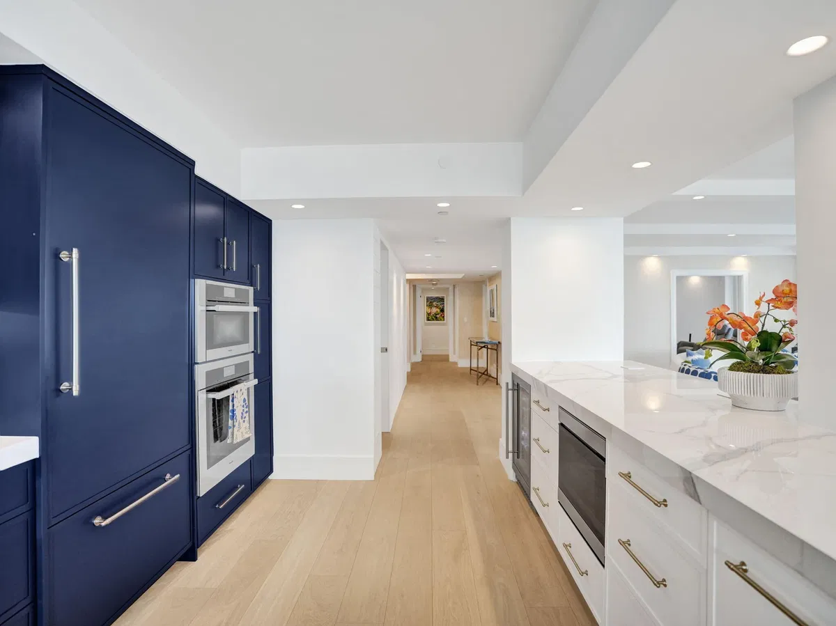  Unit 402 photo 10