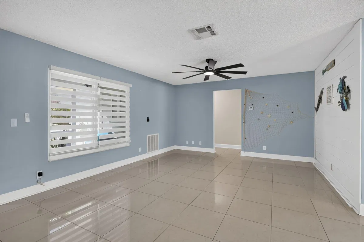 Residence photo 16