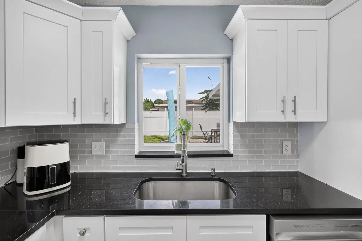 Residence photo 25