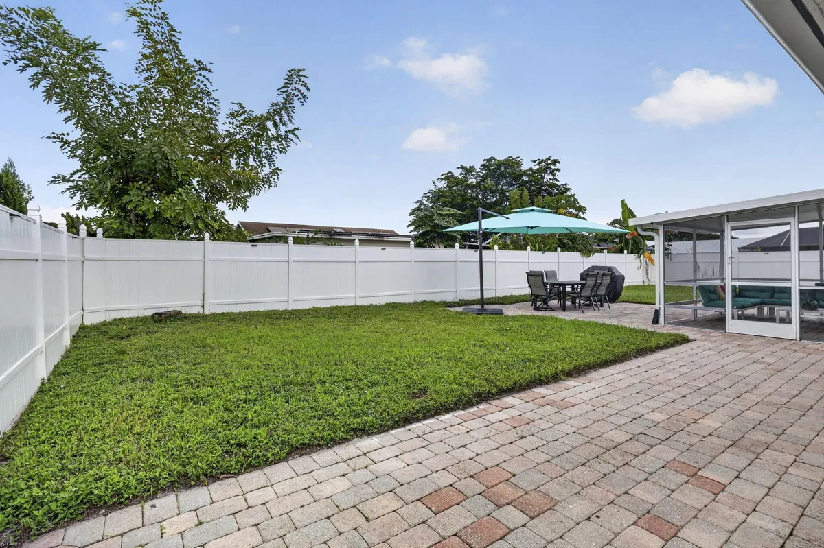 Residence photo 43