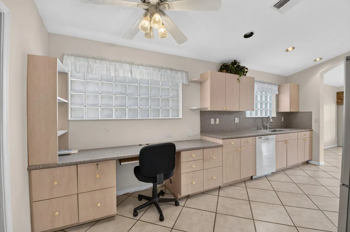 Residence photo 19