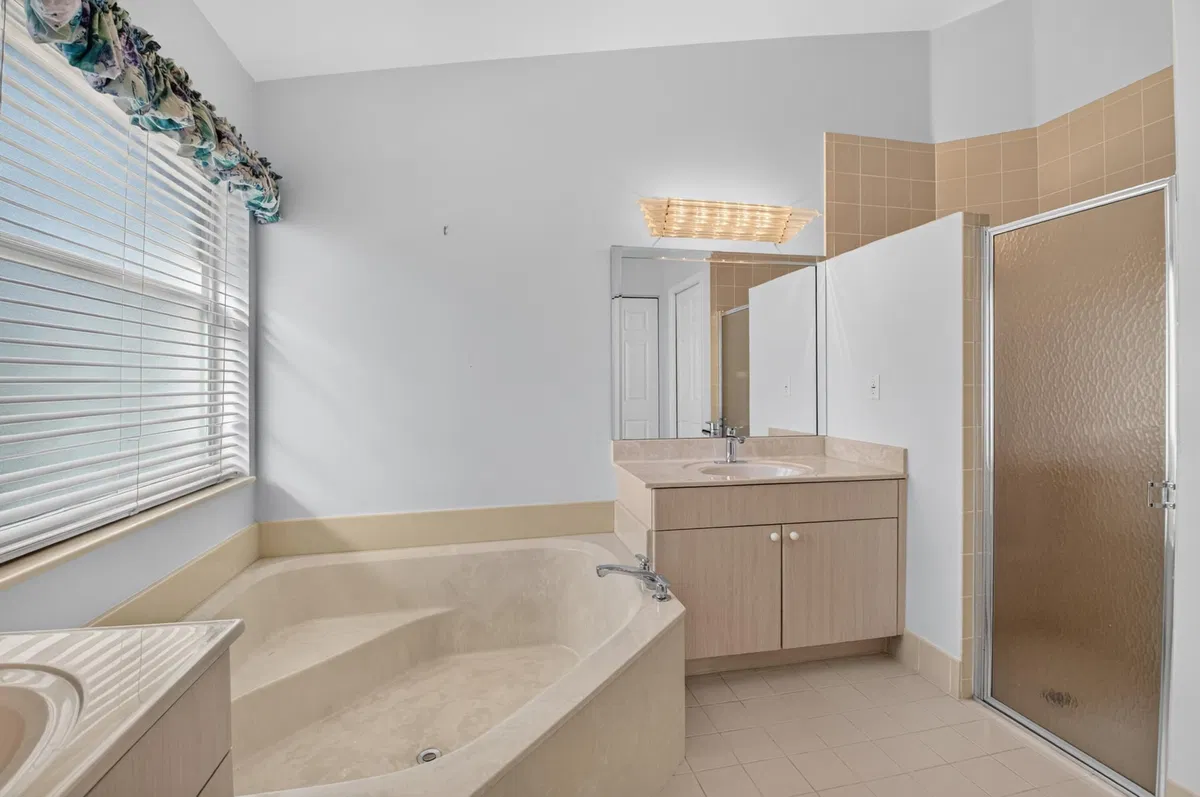 Residence photo 28