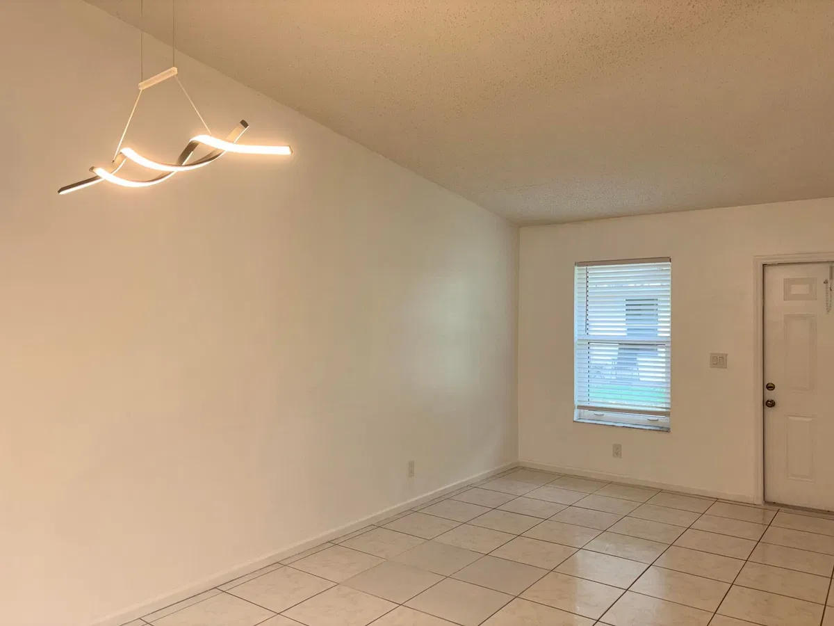 Residence photo 4