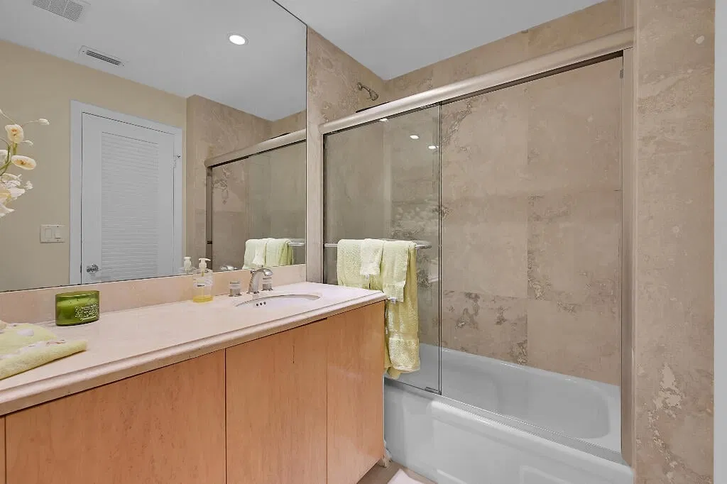  Residence photo 34