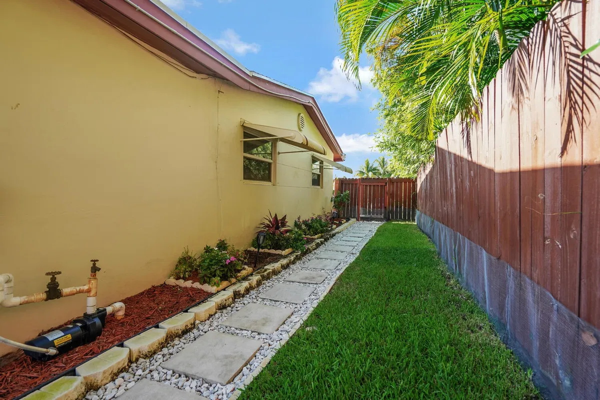 Village of North Palm Beach Residence photo 31