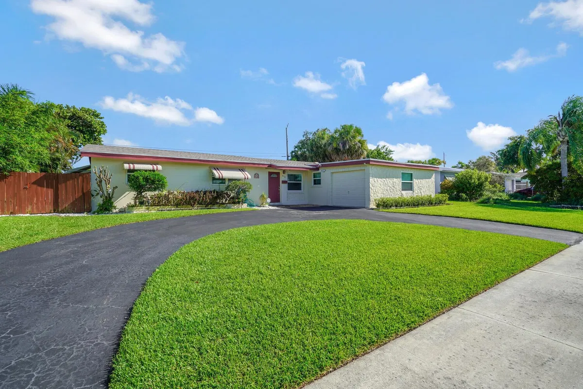 Village of North Palm Beach Residence photo 37