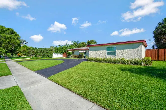 Village of North Palm Beach Residence photo 43