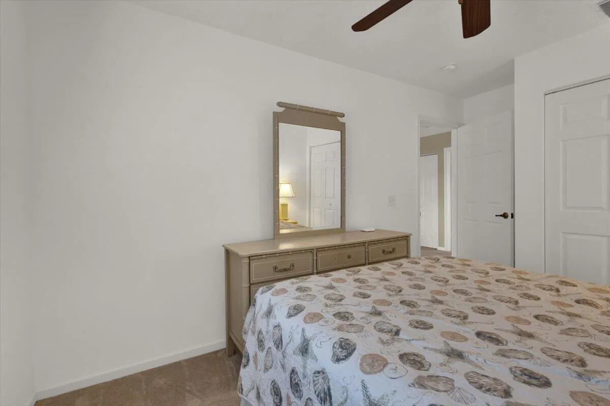 Residence photo 76