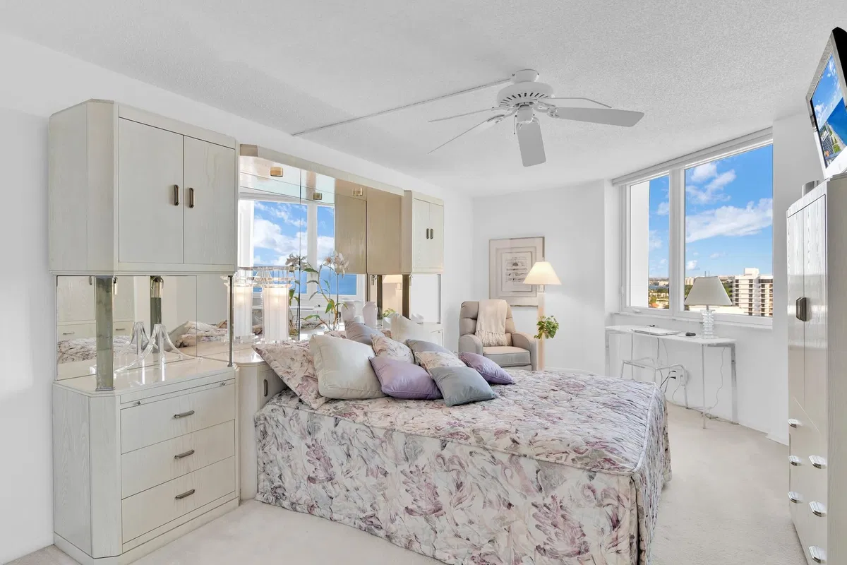 500 S Ocean Boca Unit 2201 photo 28