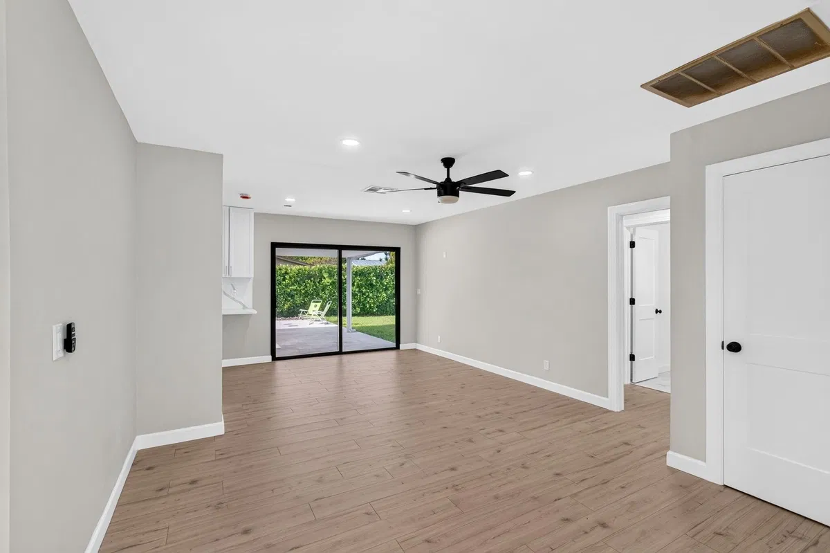  Residence photo 19