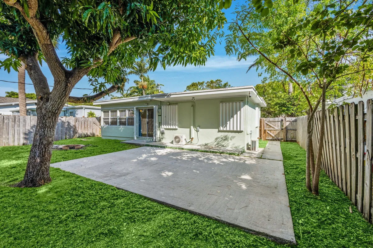 Residence photo 25