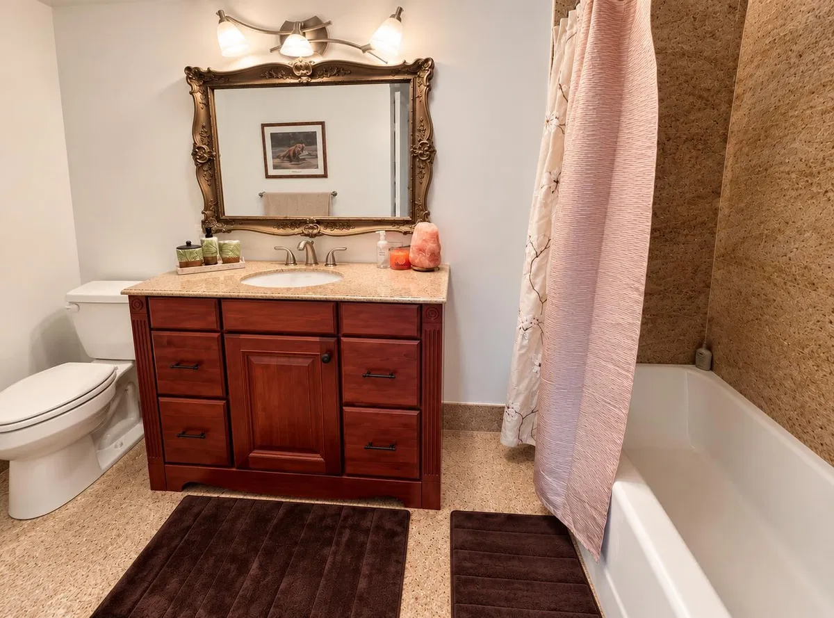 Unit 203 photo 13